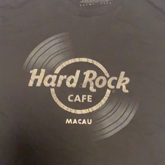 Hard Rock Cafe Macau T shirt - Picture 2 of 5